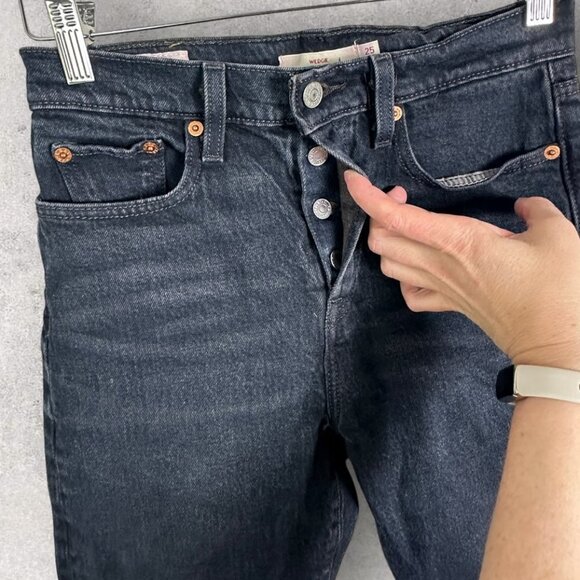 Levis Black‎ Wedgie Straight High Rise Button Fly Jeans Size 25 Waterless Denim - Picture 4 of 14